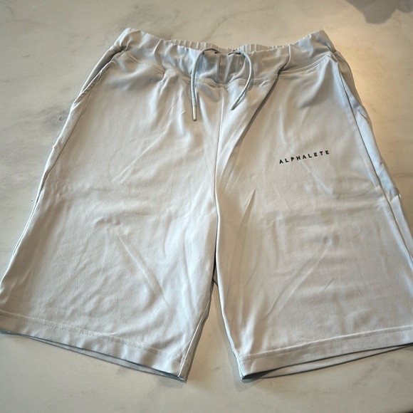 Alphalete shorts - Picture 2 of 5